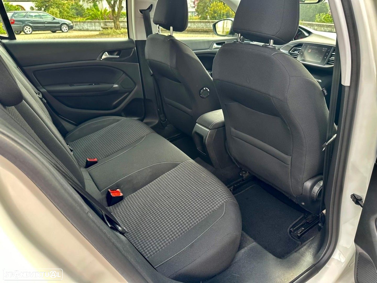 Peugeot 308 1.5 BlueHDi Active Pack - 28