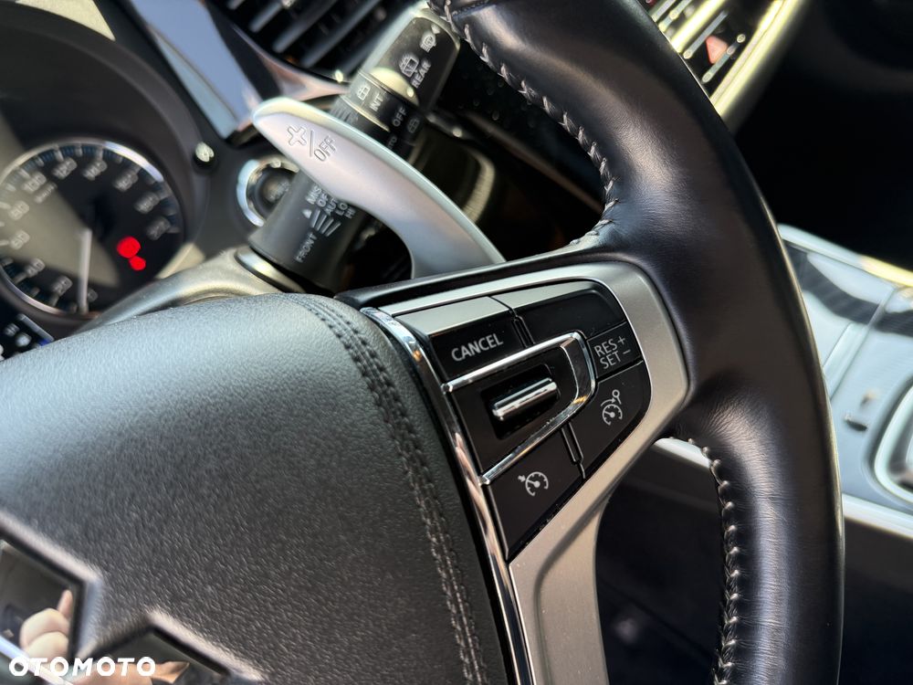Mitsubishi Outlander 2.4 4WD Top - 22