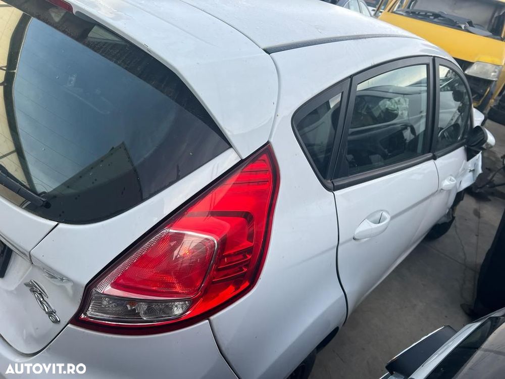 Lampa Stop Spate / Tripla Stanga Ford Fiesta 2014 Hatchback Alb - 3