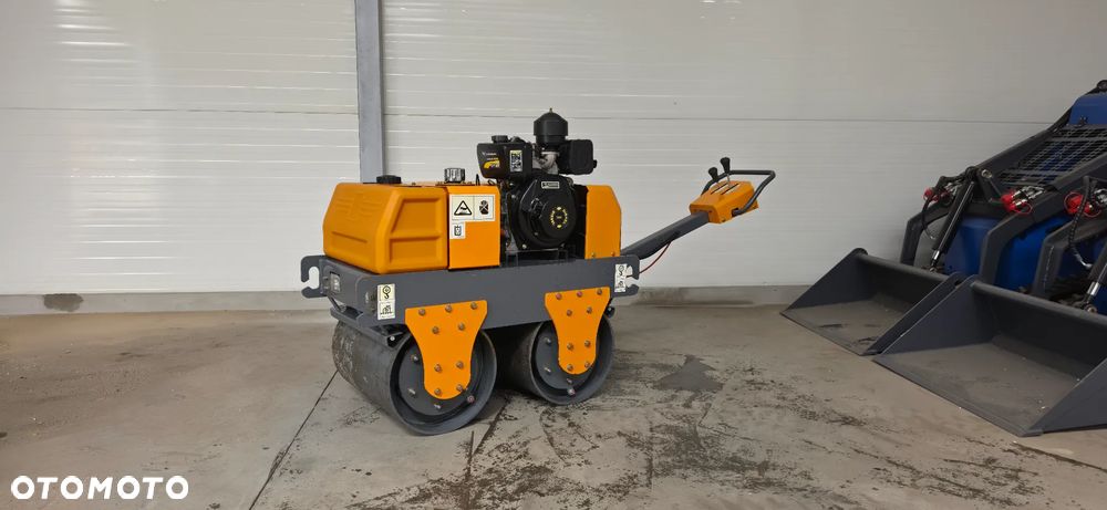 Walec wibracyjny starvox bomag wacker. - 2