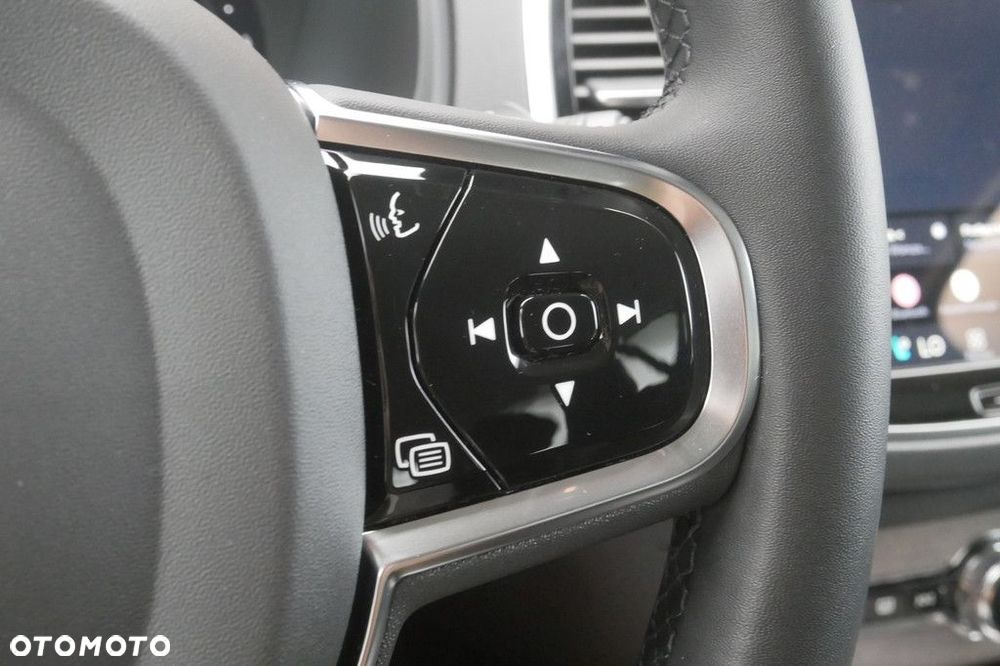 Volvo XC 90 - 32
