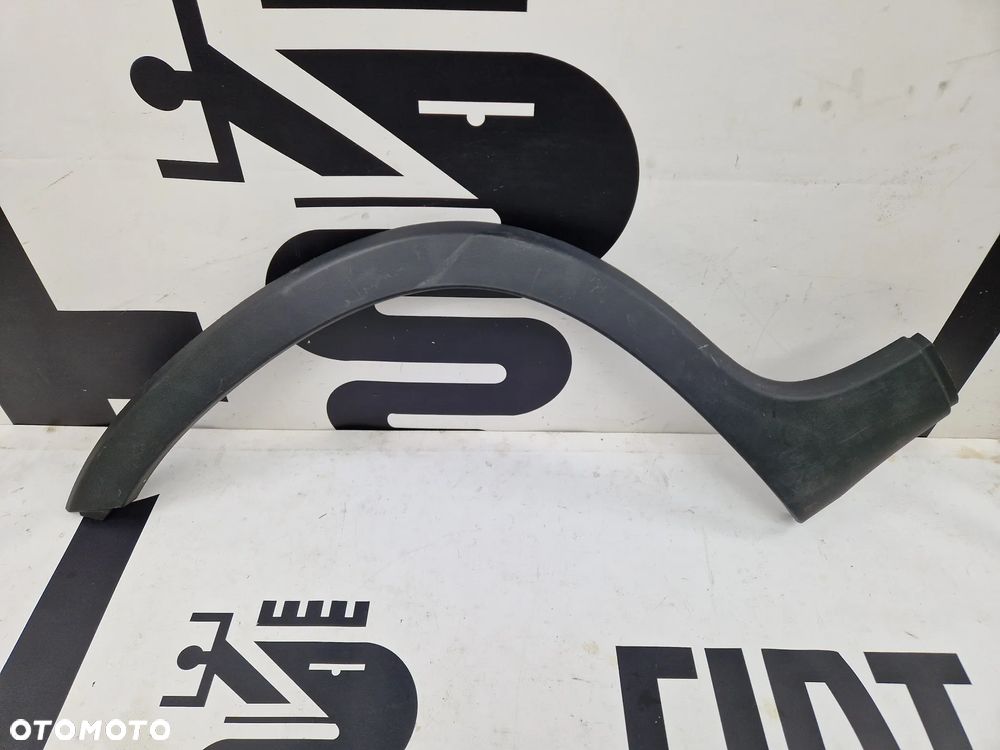 Listwa nakładka lewego przedniego błotnika na błotnik Fiat Panda III 4x4 od 2012 roku - 1