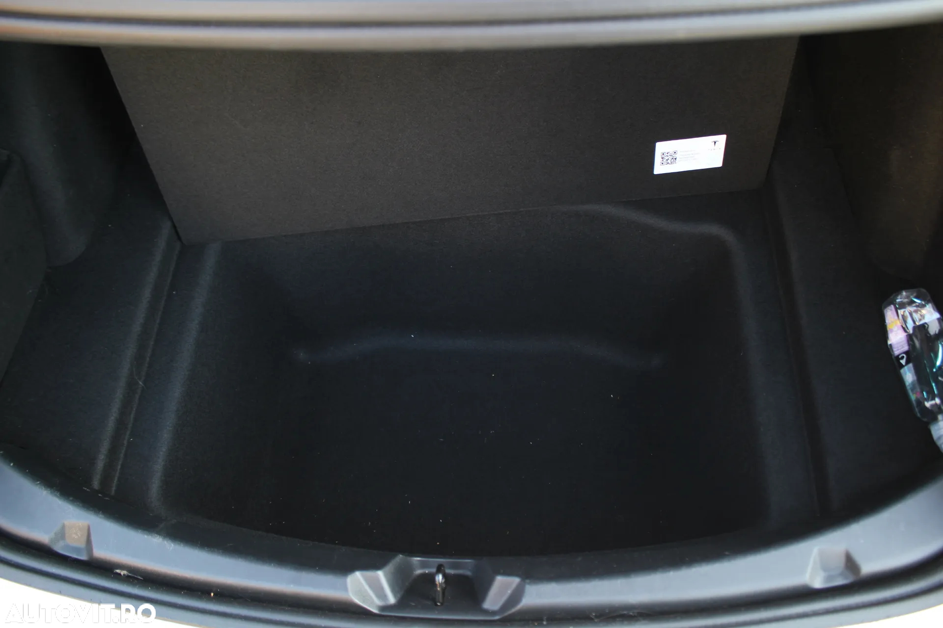 Tesla Model 3 - 11