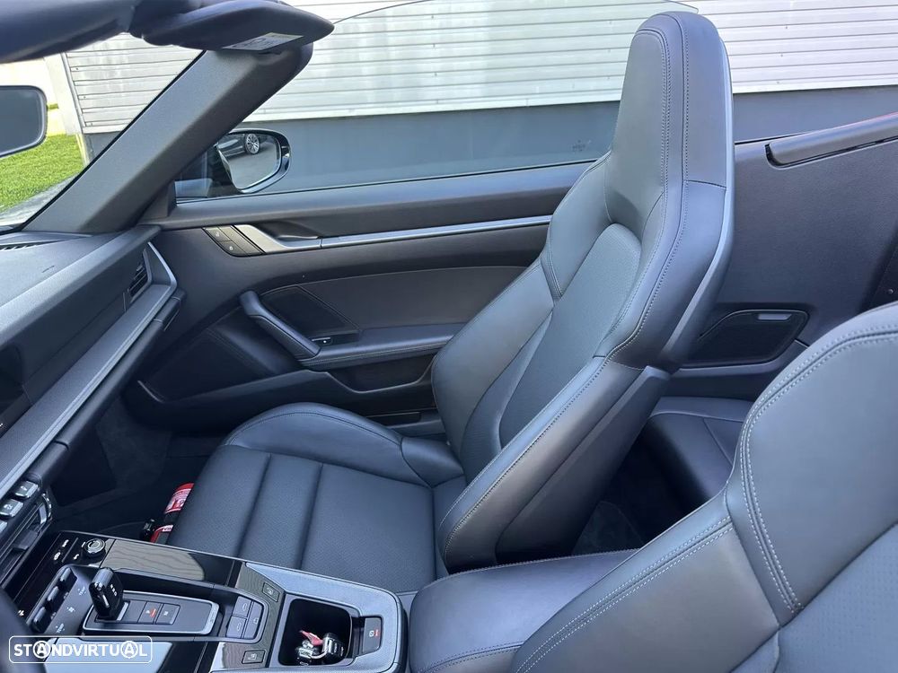 Porsche porsche-992 Carrera Cabriolet PDK - 44