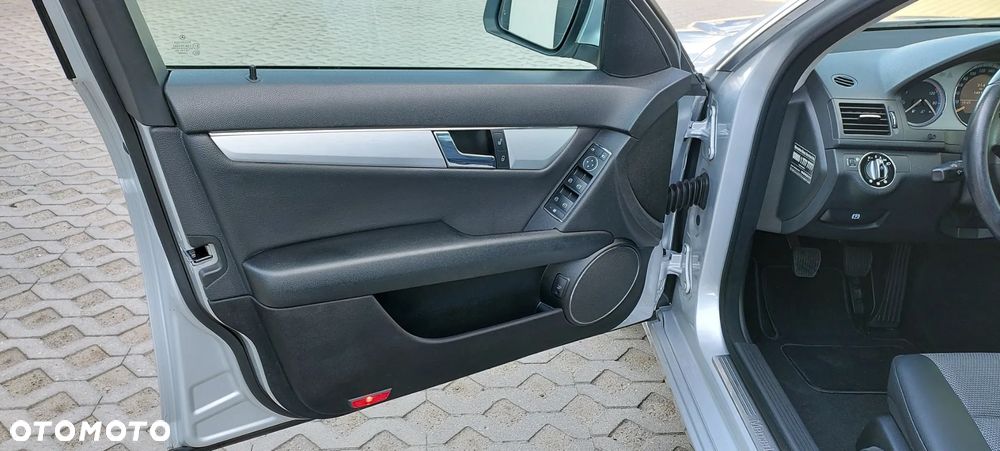 Mercedes-Benz Klasa C - 30