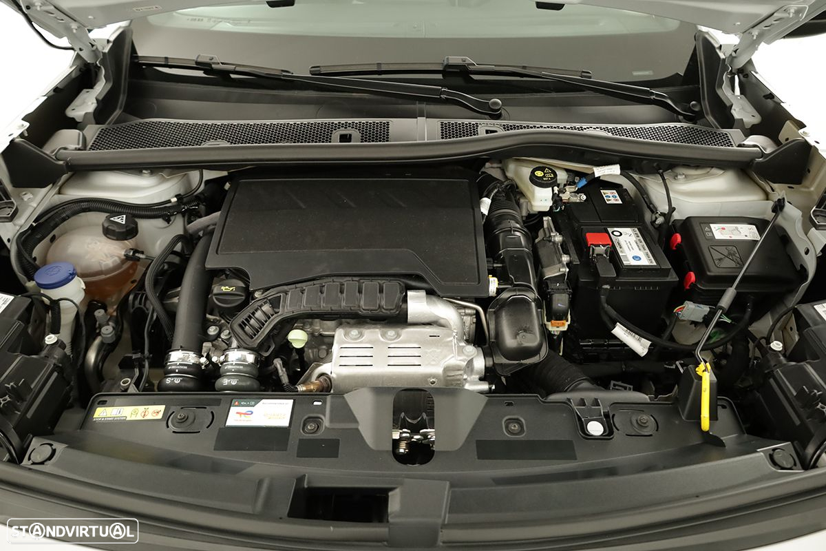 Peugeot 2008 1.2 PureTech Allure EAT8 - 24