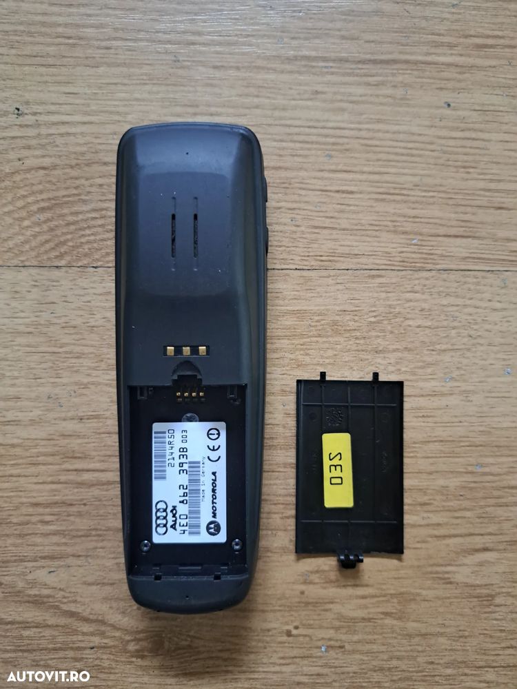 Telefon Auto Motorola Original Audi A8 D3 A6 C6 Q7 ( se vinde cum se vede - fara baterie; nu stim daca functioneaza ) - 3