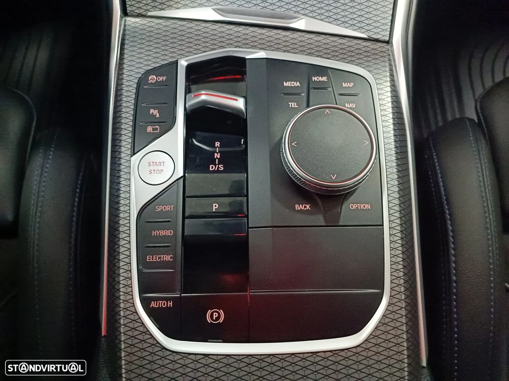 BMW 320 e Pack Desportivo M Auto - 24