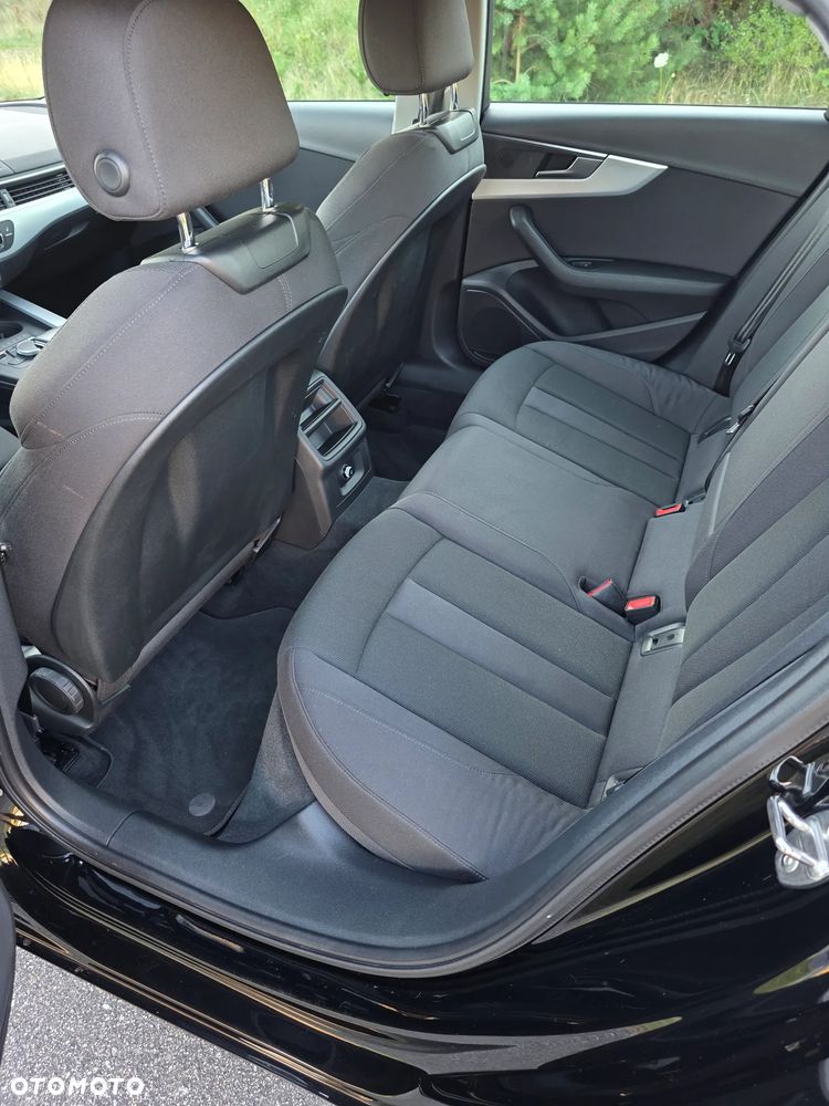 Audi A4 Limousine - 23