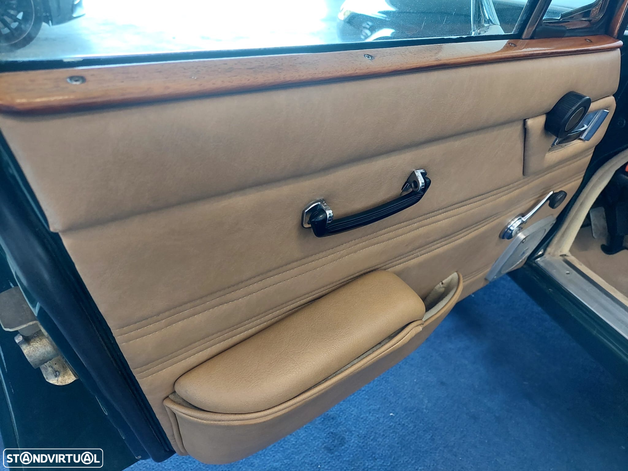 Jaguar XJ - 8