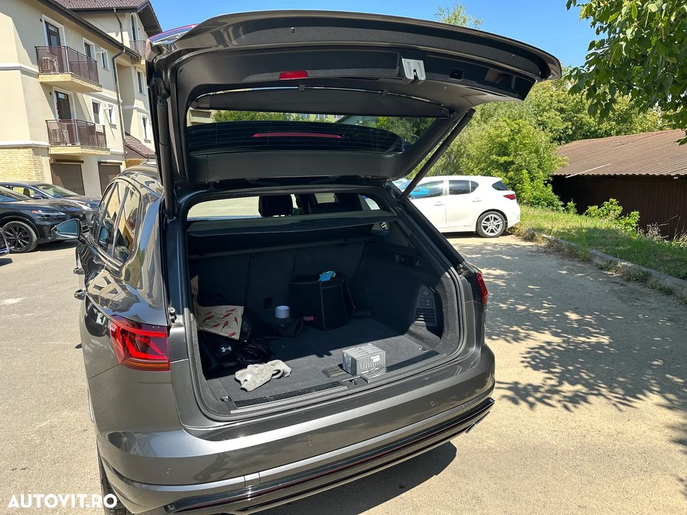 Volkswagen Touareg V6 TDI R-Style - 12