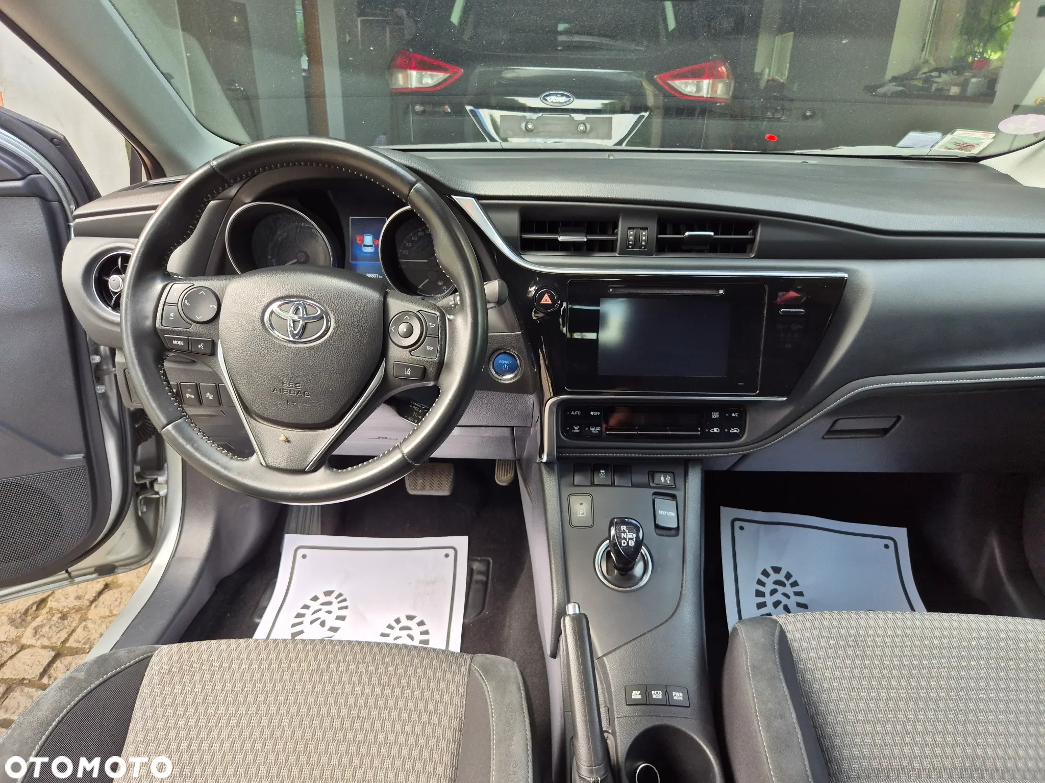 Toyota Auris 1.8 VVT-i Hybrid Automatik Design Edition - 24