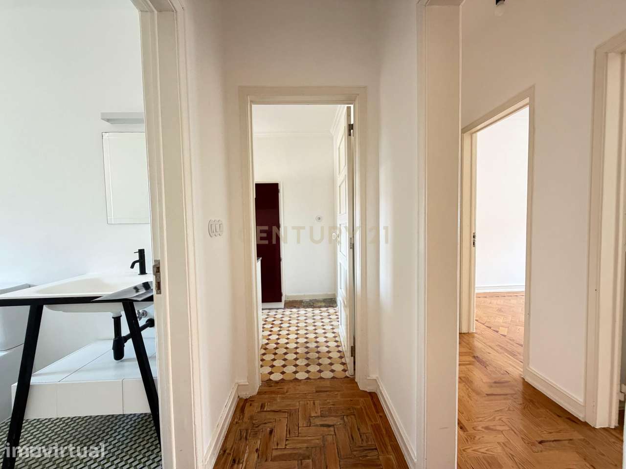 T2 renovado e pronto a habitar | Picheleira – Beato - Grande imagem: 3/27