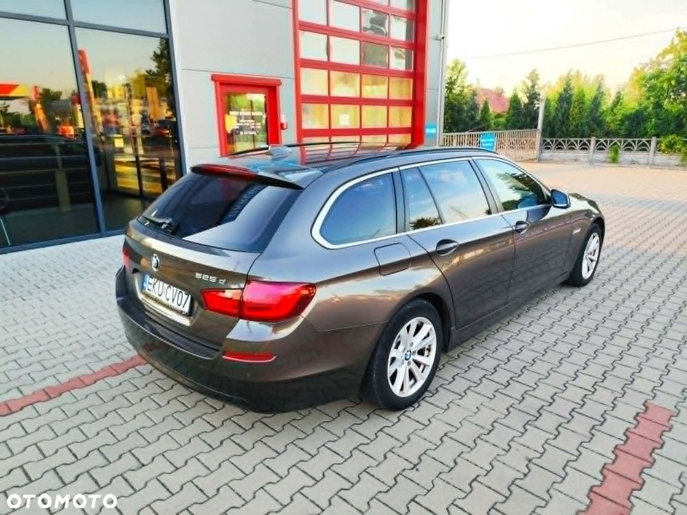 BMW Seria 5 525d - 10