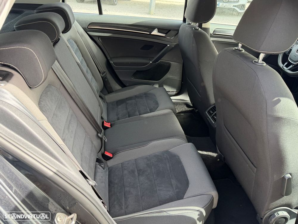 VW Golf 1.6 TDi Highline - 14
