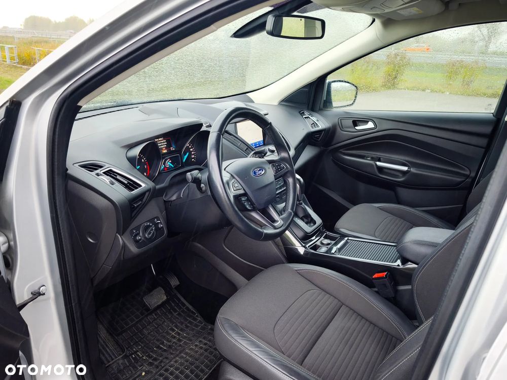 Ford Kuga 1.5 EcoBoost 2x4 Titanium - 12