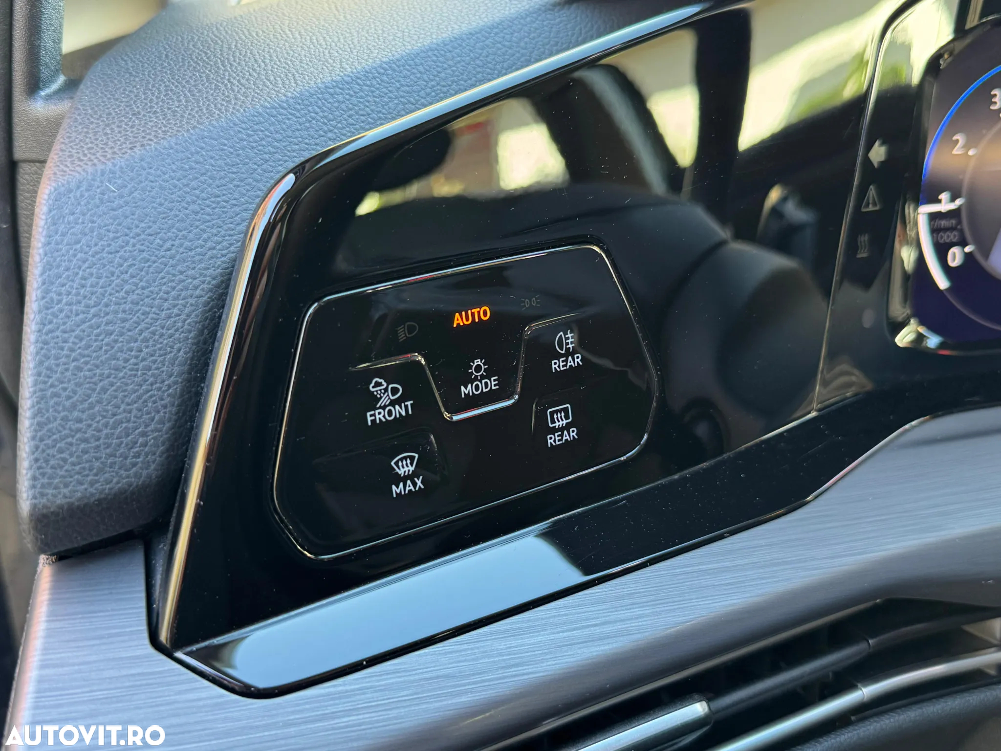 Volkswagen Golf - 18