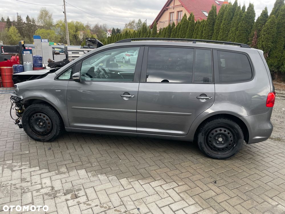 Volkswagen Touran 2.0 TDI DPF DSG MATCH - 2