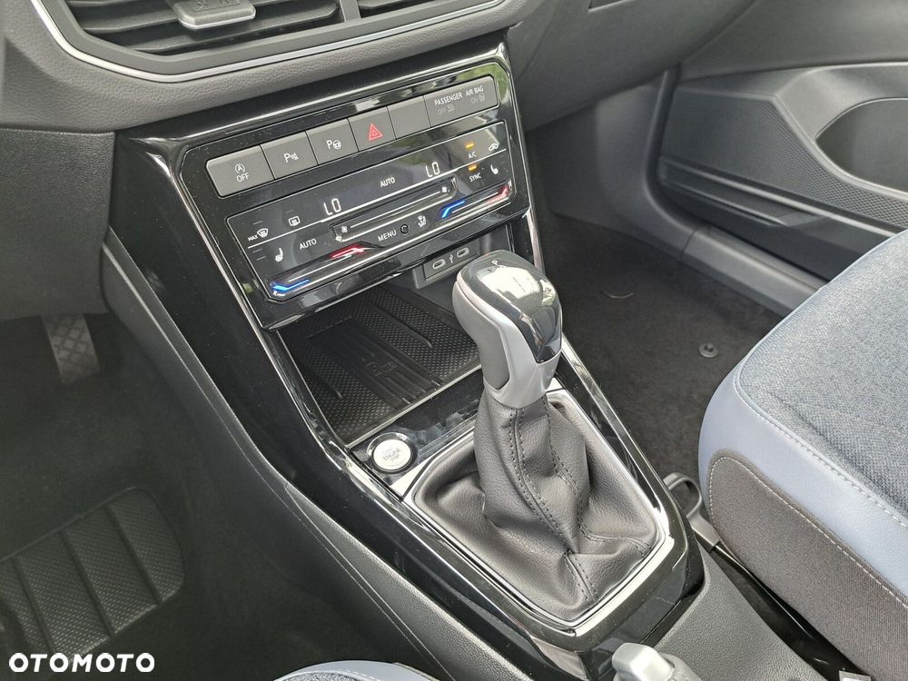 Volkswagen T-Cross - 22