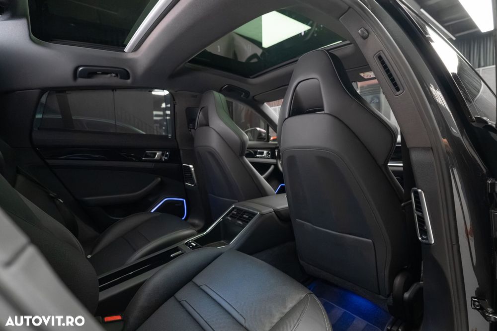 Porsche Panamera - 36
