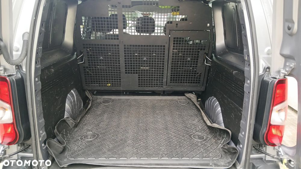 Opel Combo XL 2,3t (bryg.) - 34