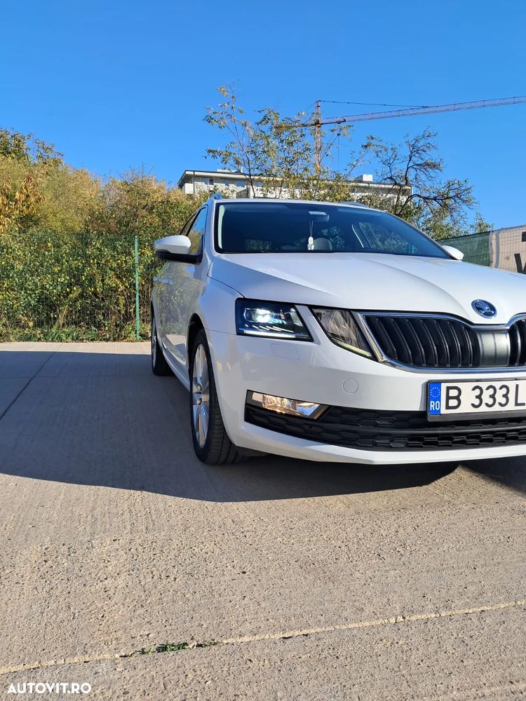 Skoda Octavia Combi Diesel 1.6 TDI DSG Ambition - 5