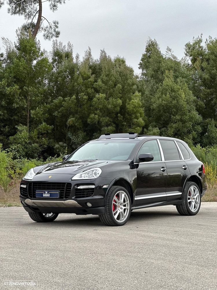 Porsche Cayenne Turbo - 1