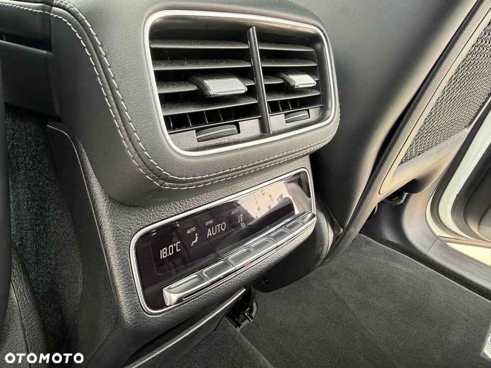 Mercedes-Benz GLS - 15