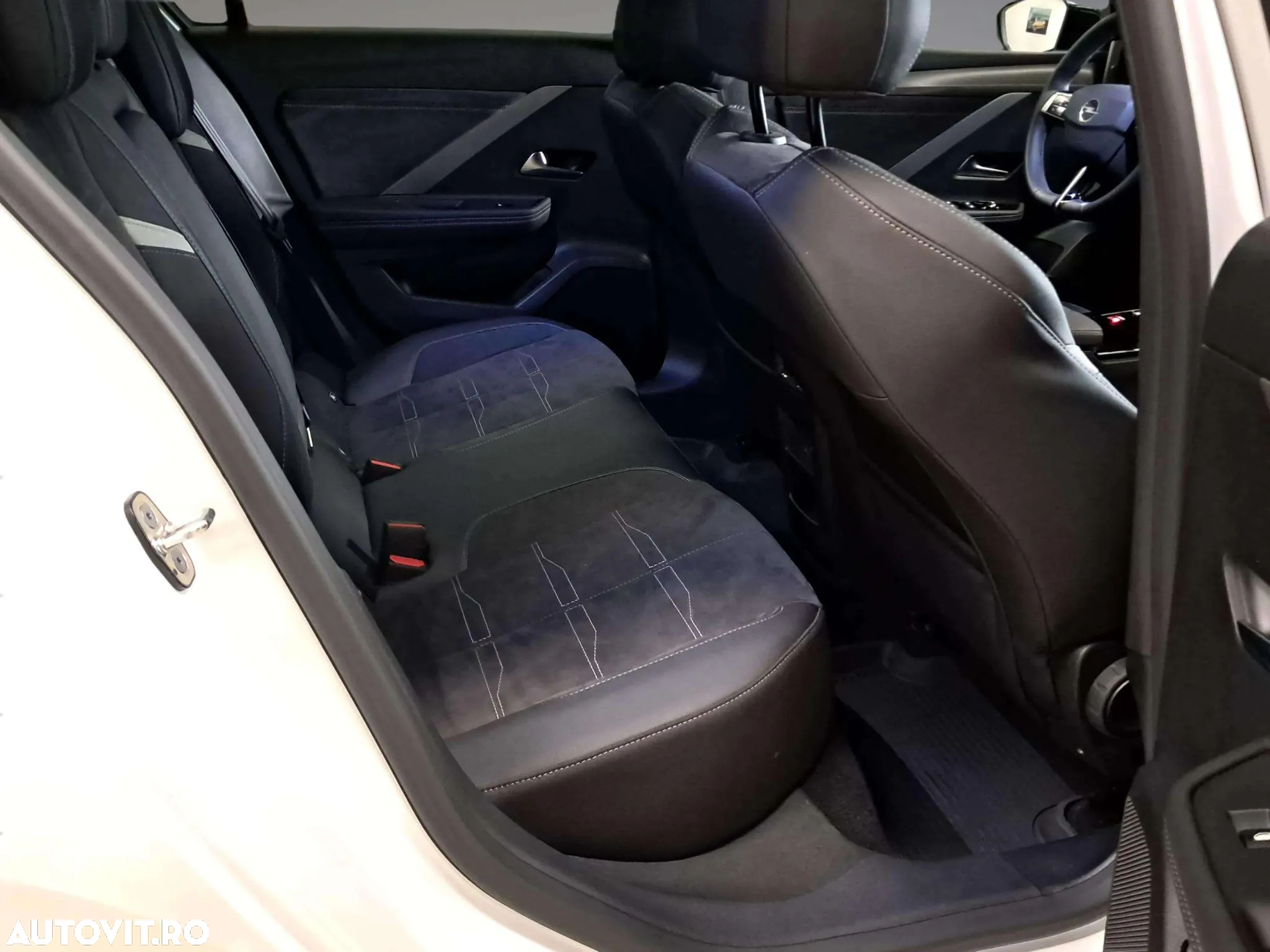 Opel Astra 54 kWh GS - 8