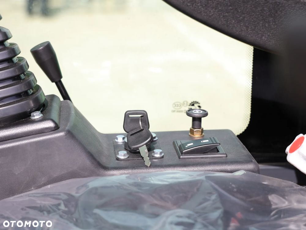 Inny Minikoparka Sylcar SC16SK - 13