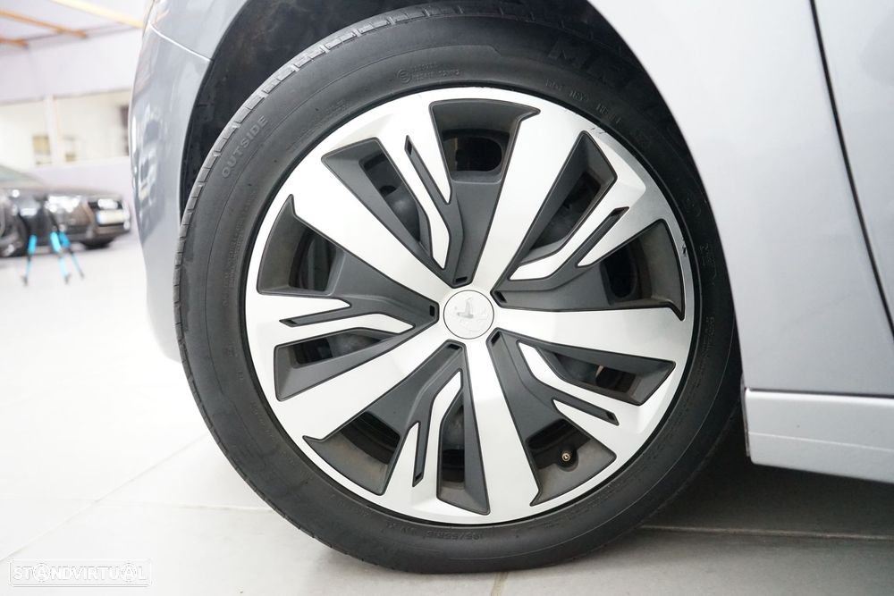 Peugeot 208 1.2 PureTech Active - 10