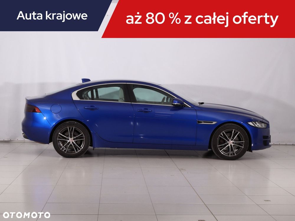 Jaguar XE - 8