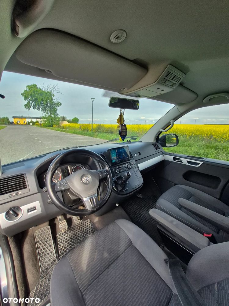 Volkswagen Multivan - 11