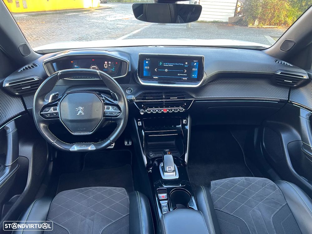 Peugeot 2008 1.2 PureTech GT EAT8 - 4