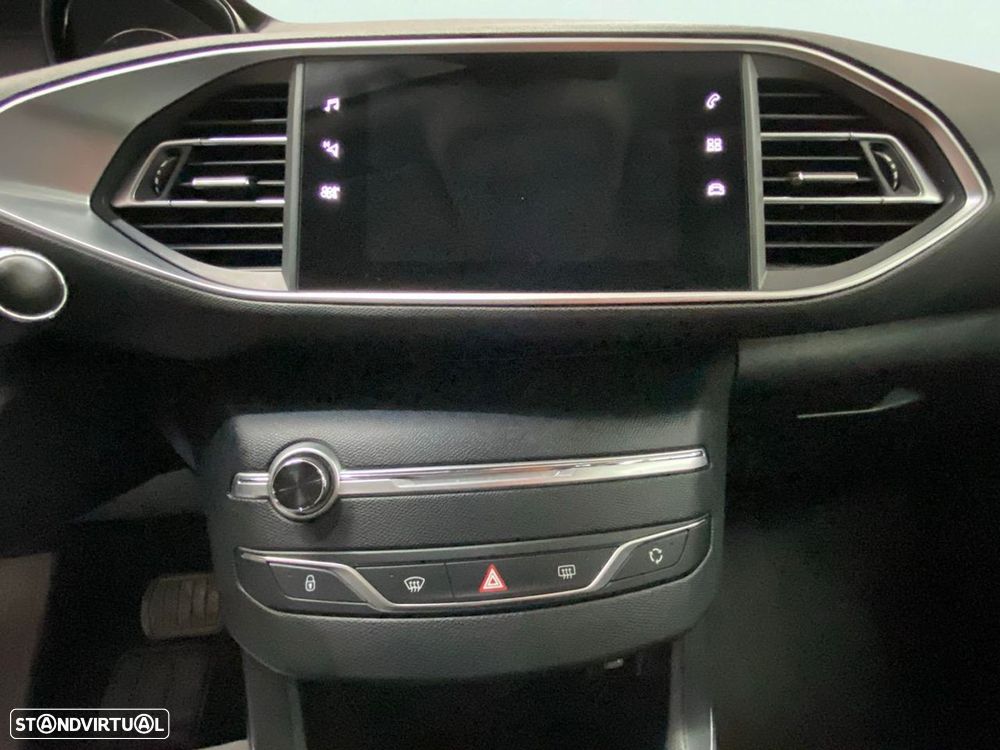 Peugeot 308 1.2 PureTech Allure EAT8 - 12