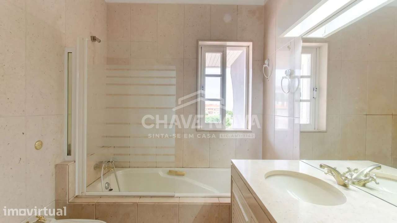 Moradia V6 com Piscina Interior e Exterior | Arcozelo | Vista Mar - Grande imagem: 5/28