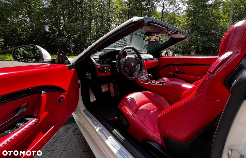 Maserati GranCabrio Sport - 14