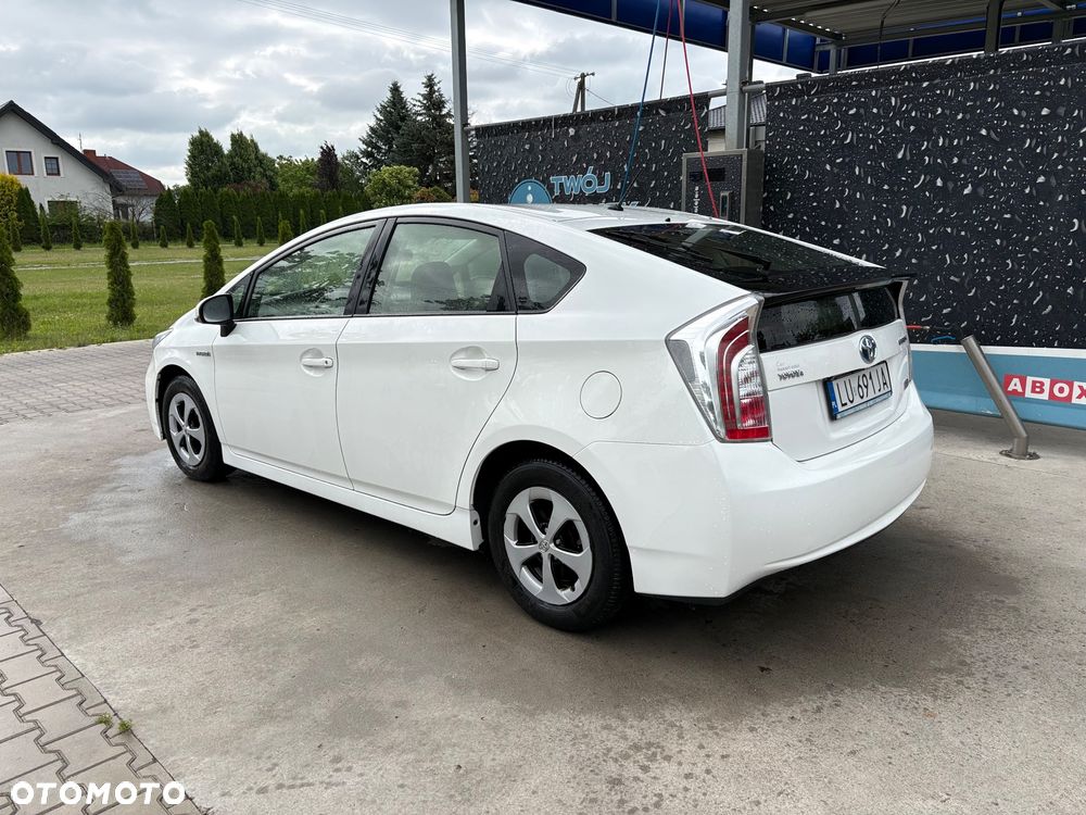 Toyota Prius (Hybrid) Sol - 6