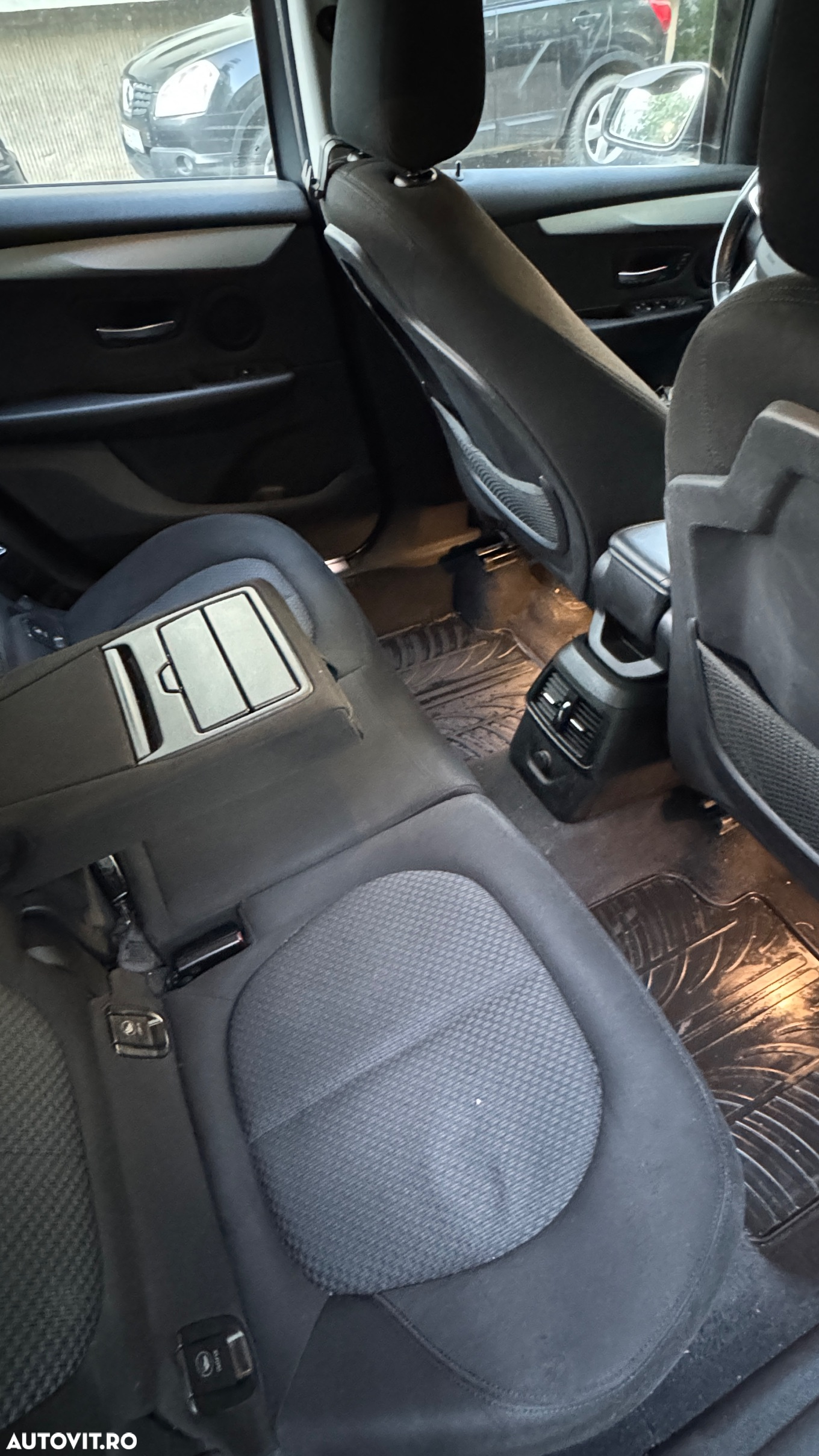 BMW Seria 2 216d Standard - 11