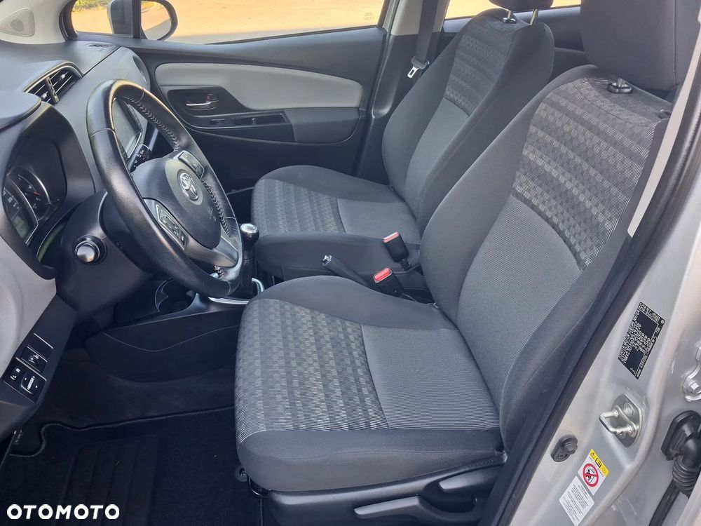Toyota Yaris 1.0 Premium - 22