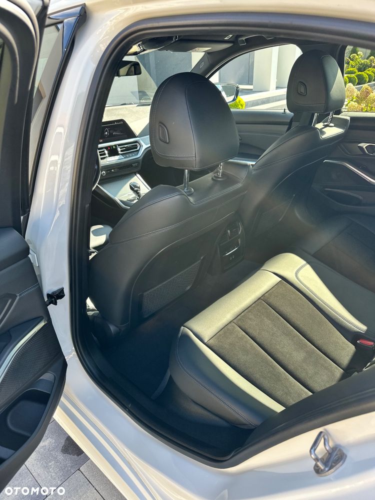 BMW Seria 3 M340d xDrive mHEV sport - 29