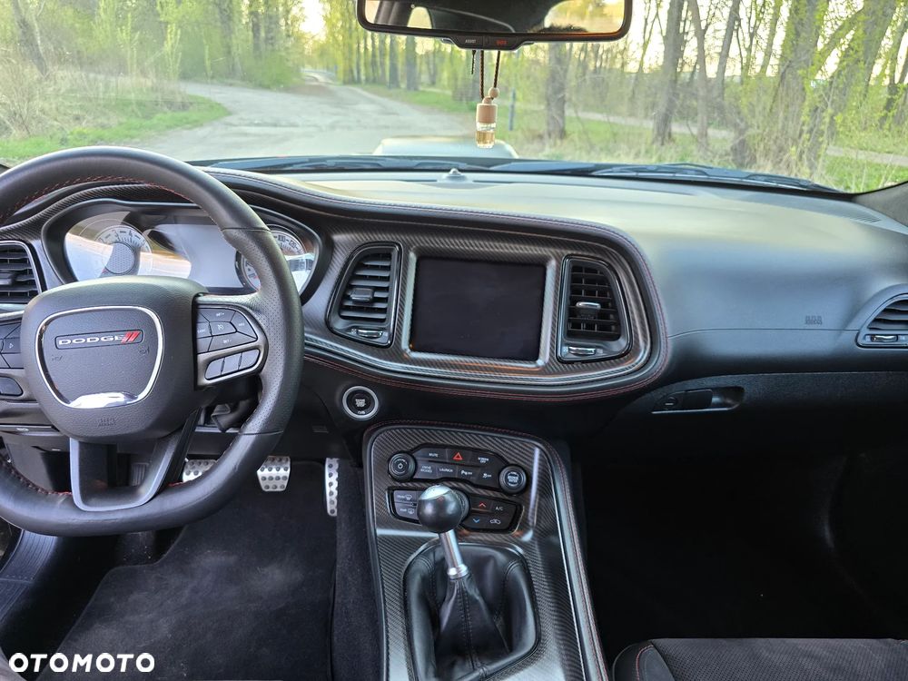 Dodge Challenger ver-6-4-scat-pack-widebody - 16