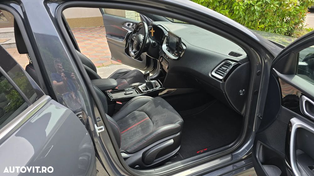 Kia Pro Ceed 1.6 T-GDI GT - 12