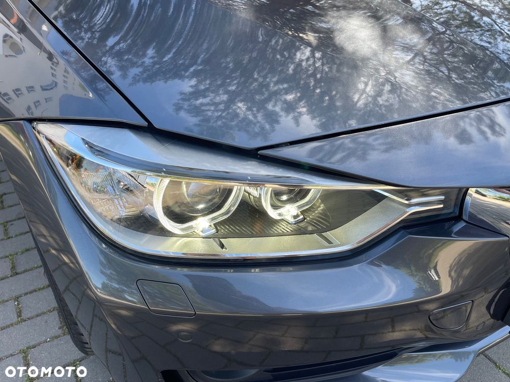 BMW Seria 3 320i - 34