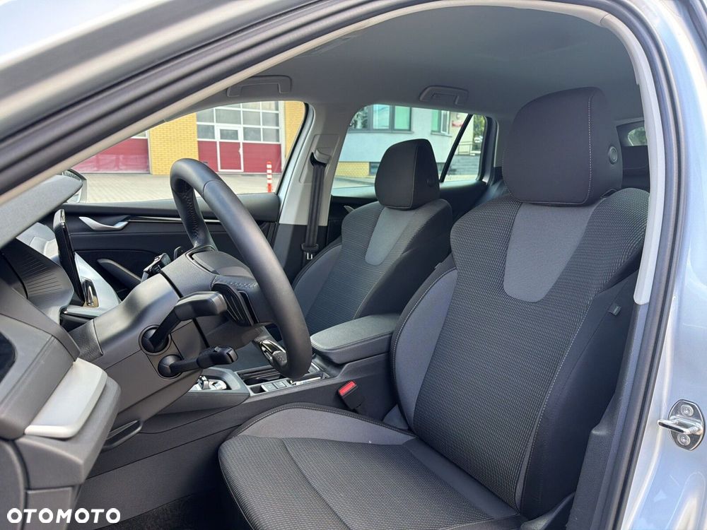 Skoda Octavia 1.5 TSI mHEV Selection DSG - 11