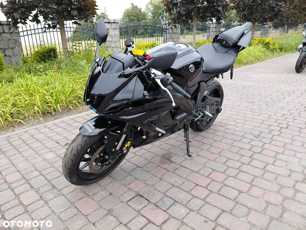 Yamaha R7 - 1