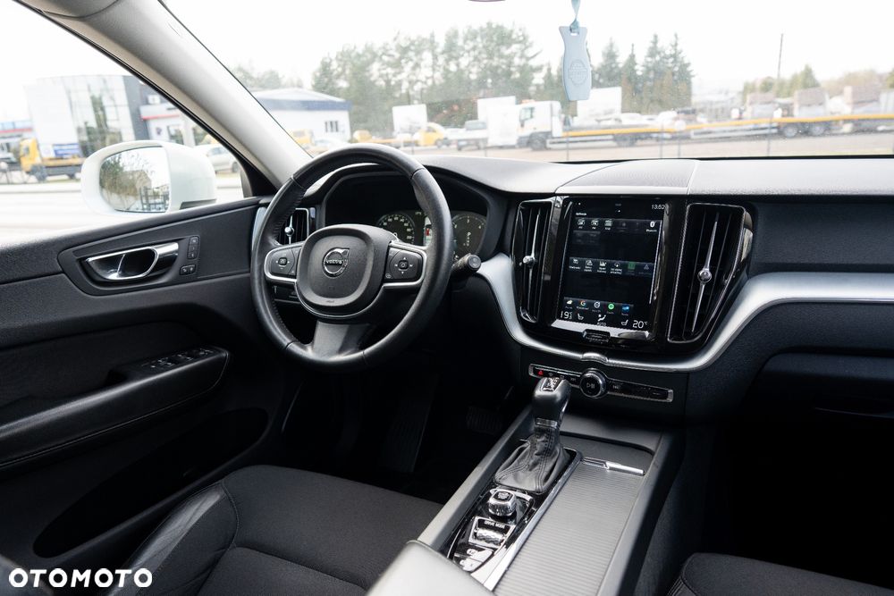Volvo XC 60 D4 AWD Geartronic Momentum - 28