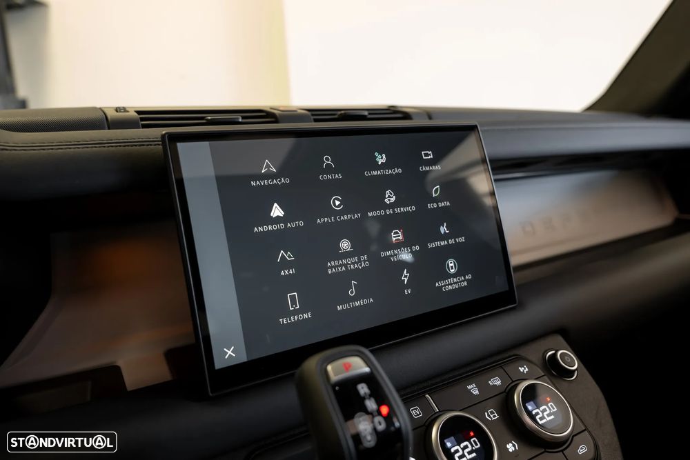 Land Rover Defender 2.0 P300e 110 AWD S - 25