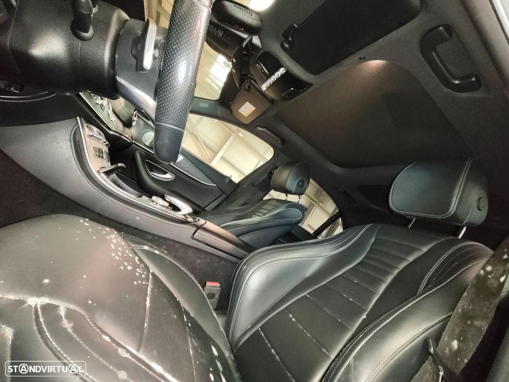 Mercedes-Benz E 300 de AMG Line - 19