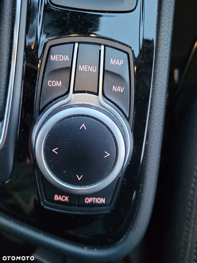 BMW Seria 2 218d Advantage - 13